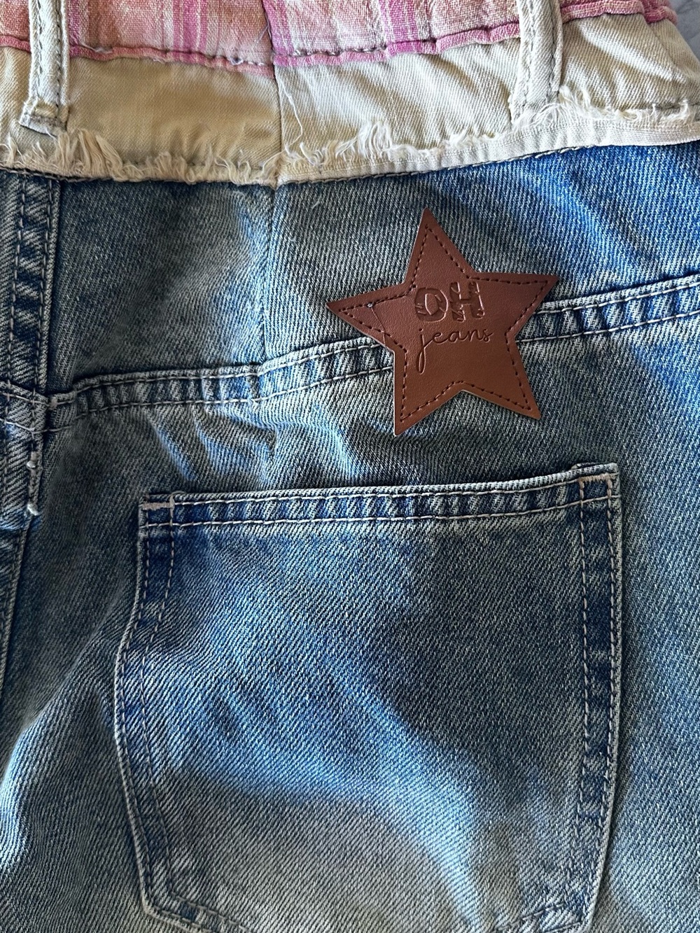 Distressed Patchwork Women's Jeans in Denim Blue with Pink Accents - Picture 4 of 5